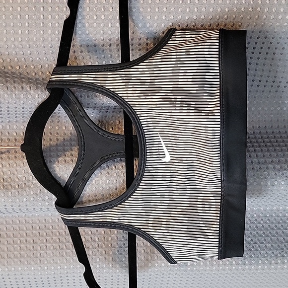 Nike Other - NWOT Nike Big Girl's Reversible Sports Bra Size M